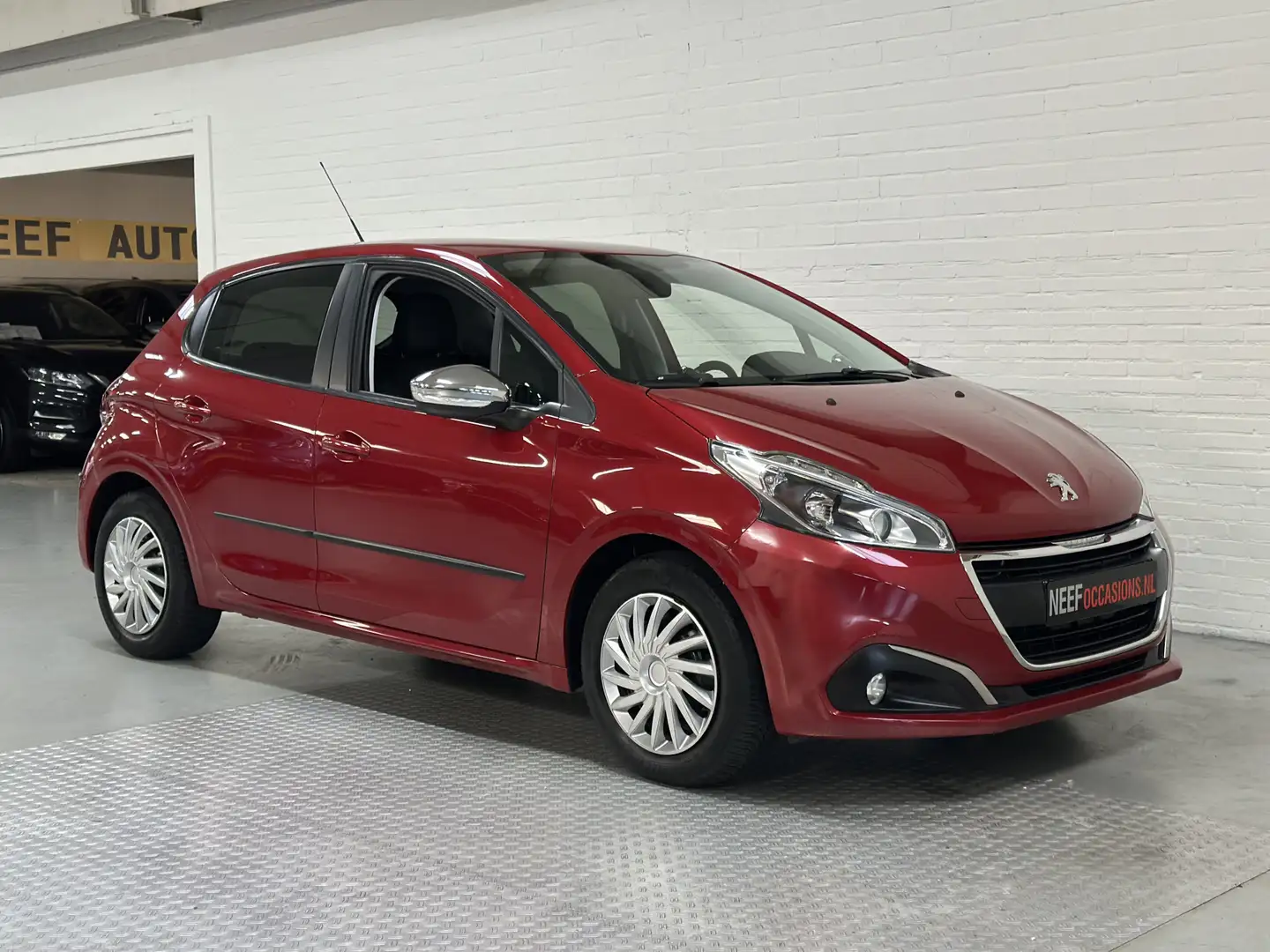 Peugeot 208 1.2 PureTech Blue Lease AIRCO / NAVI / CRUISE Rouge - 2