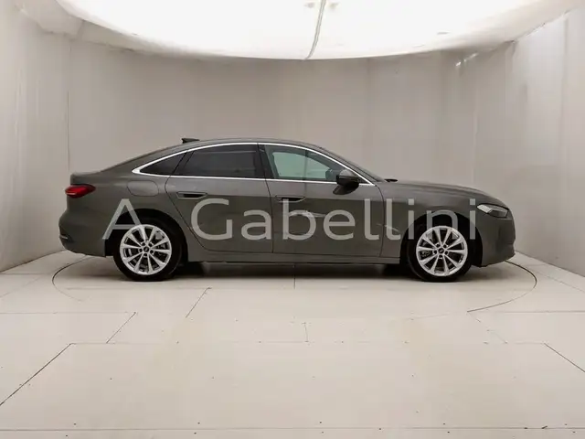 Audi A5 view 3