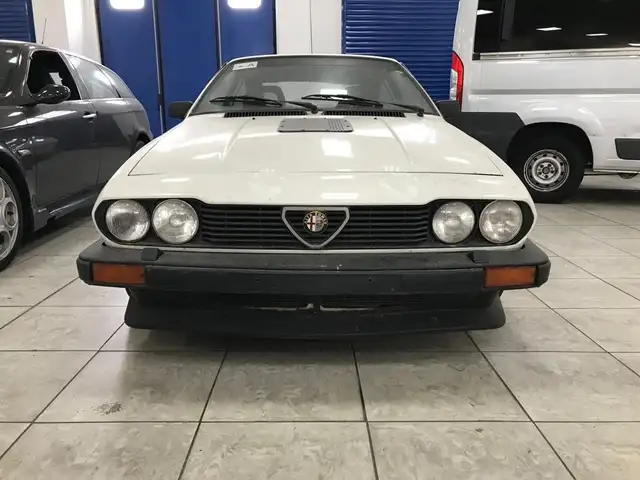 Alfa Romeo GTV 2.5 v6