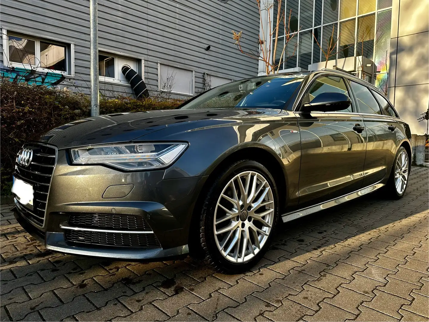 Audi A6 Avant 2.0 TDI ultra S tronic Grau - 1