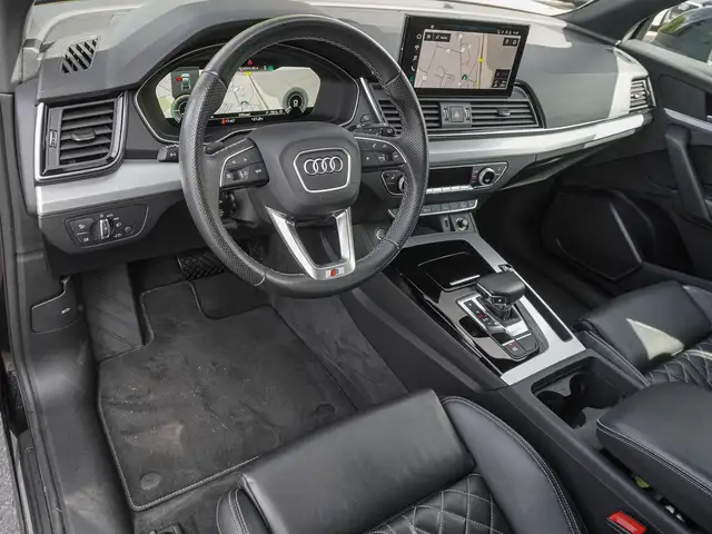 Audi Q5 view 9