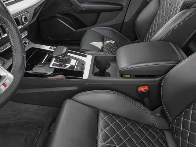 Audi Q5 view 15