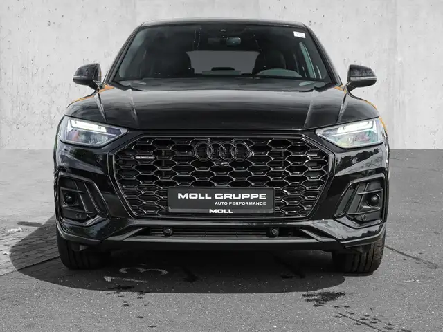 Audi Q5 view 3