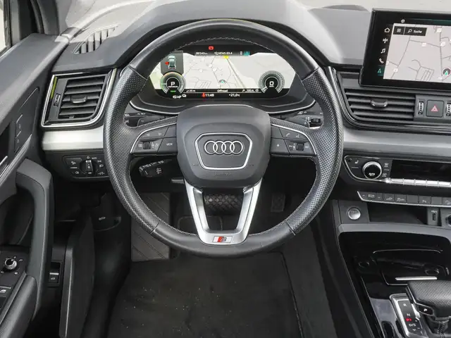 Audi Q5 view 11