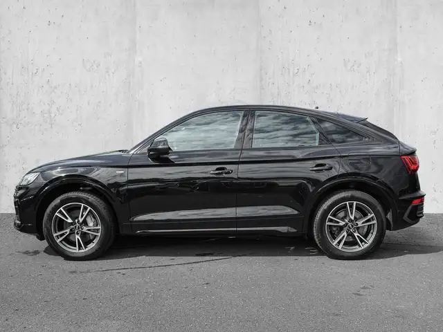 Audi Q5 view 5
