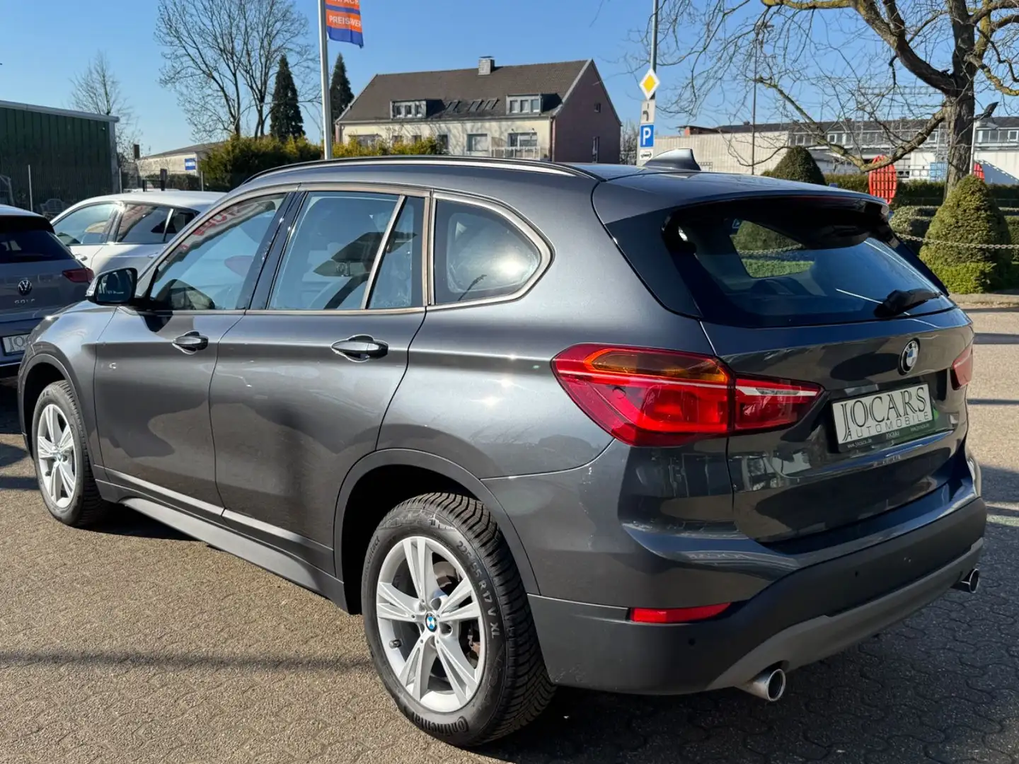 BMW X1 Advantage I AMBIENTE I LED I CAR-PLAY I PANO Grau - 2