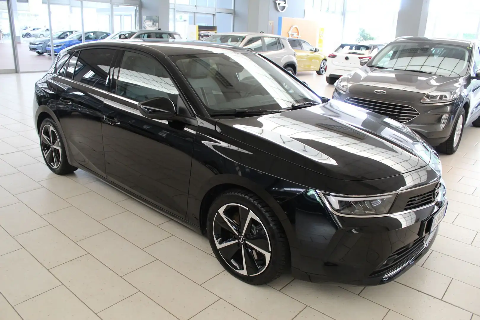 Opel Astra 1.6 Hybrid 180 CV AT8 Business Elegance Nero - 2