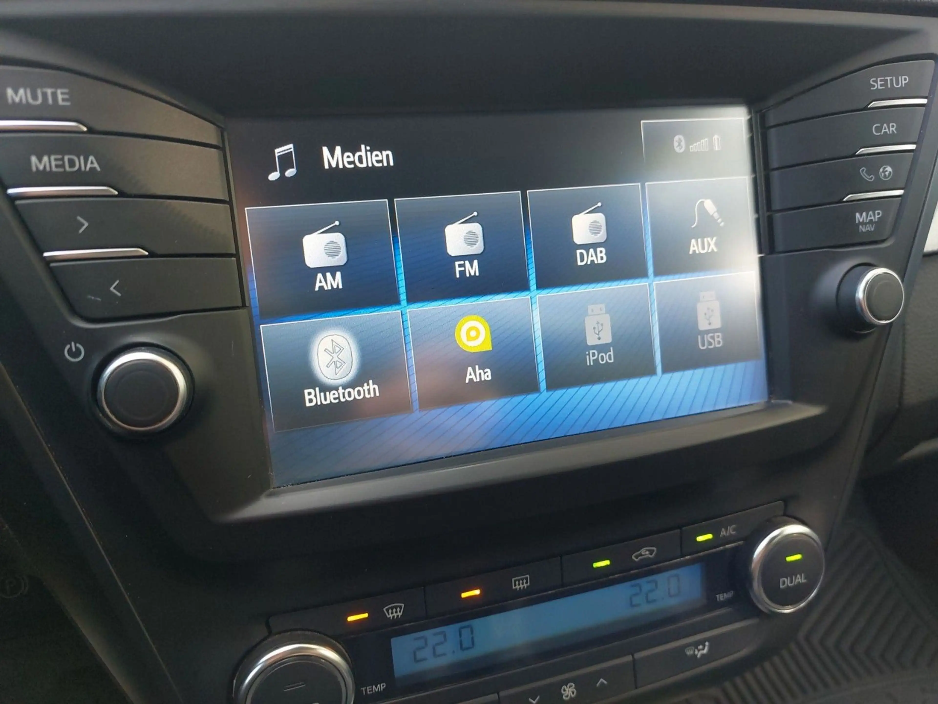 Toyota Avensis TOURING SPORTS EDITION-S AHK SHZ KLIMA LED TEMPO — photo 13