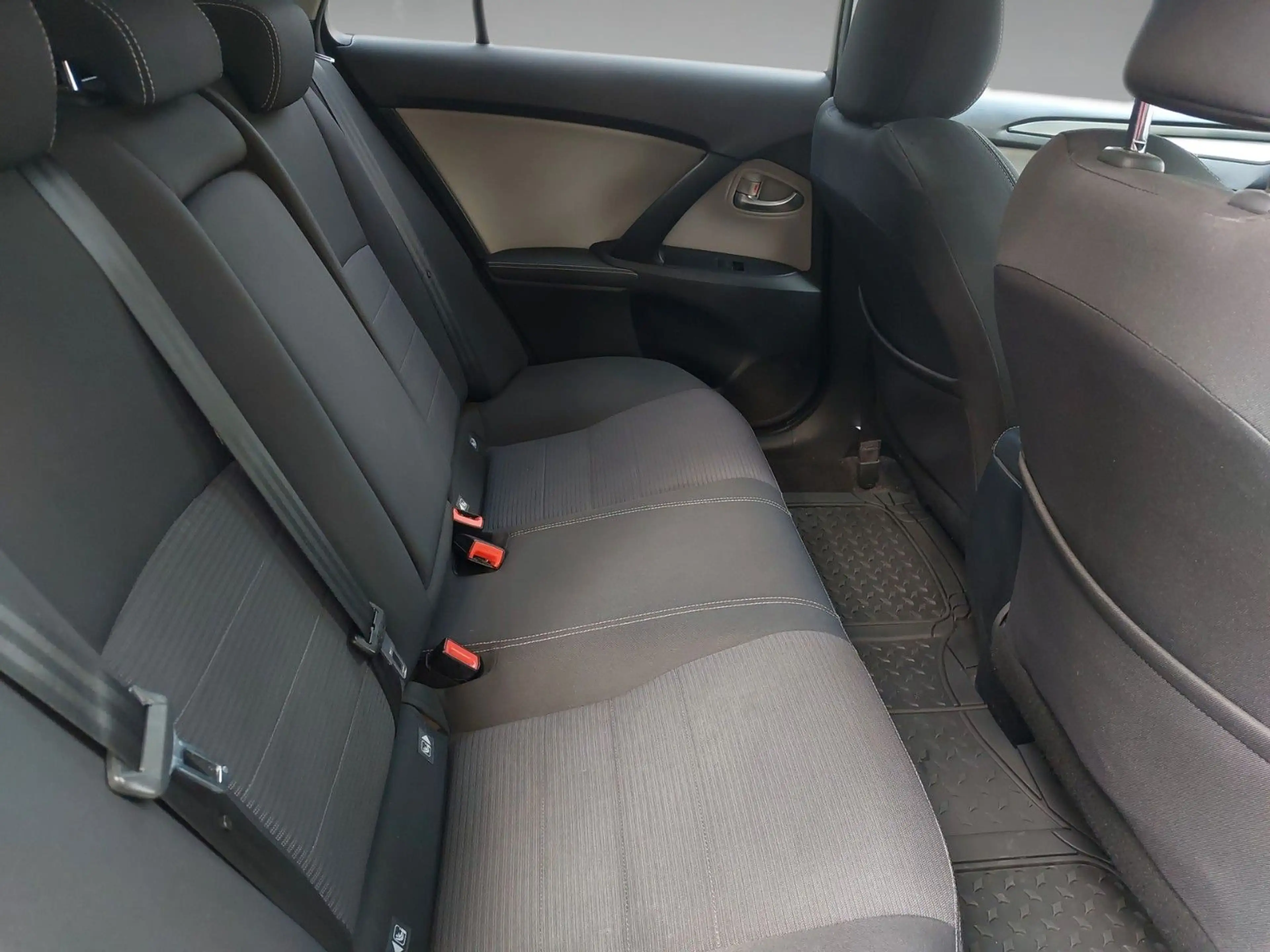 Toyota Avensis TOURING SPORTS EDITION-S AHK SHZ KLIMA LED TEMPO — photo 5