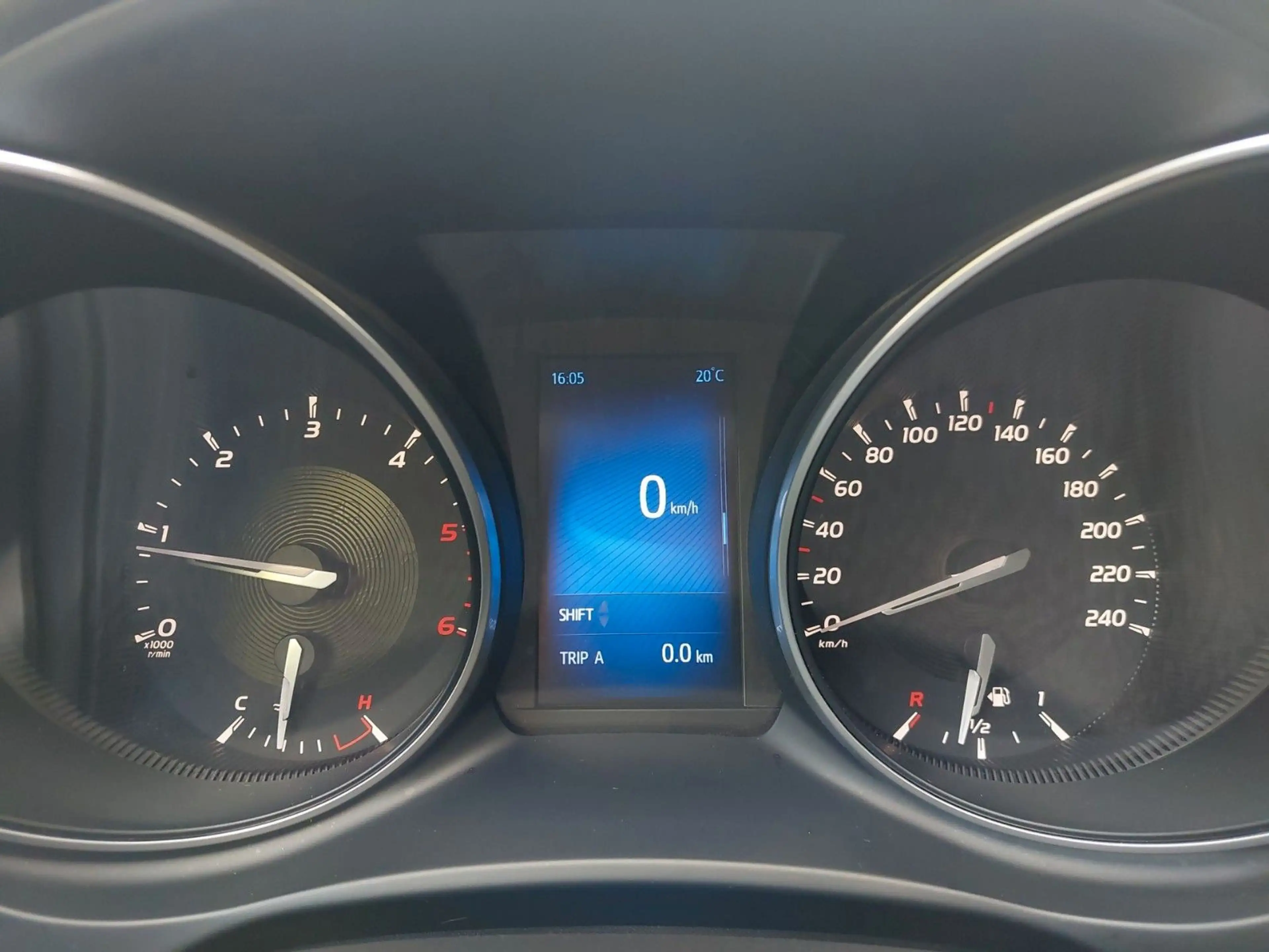 Toyota Avensis TOURING SPORTS EDITION-S AHK SHZ KLIMA LED TEMPO — photo 12