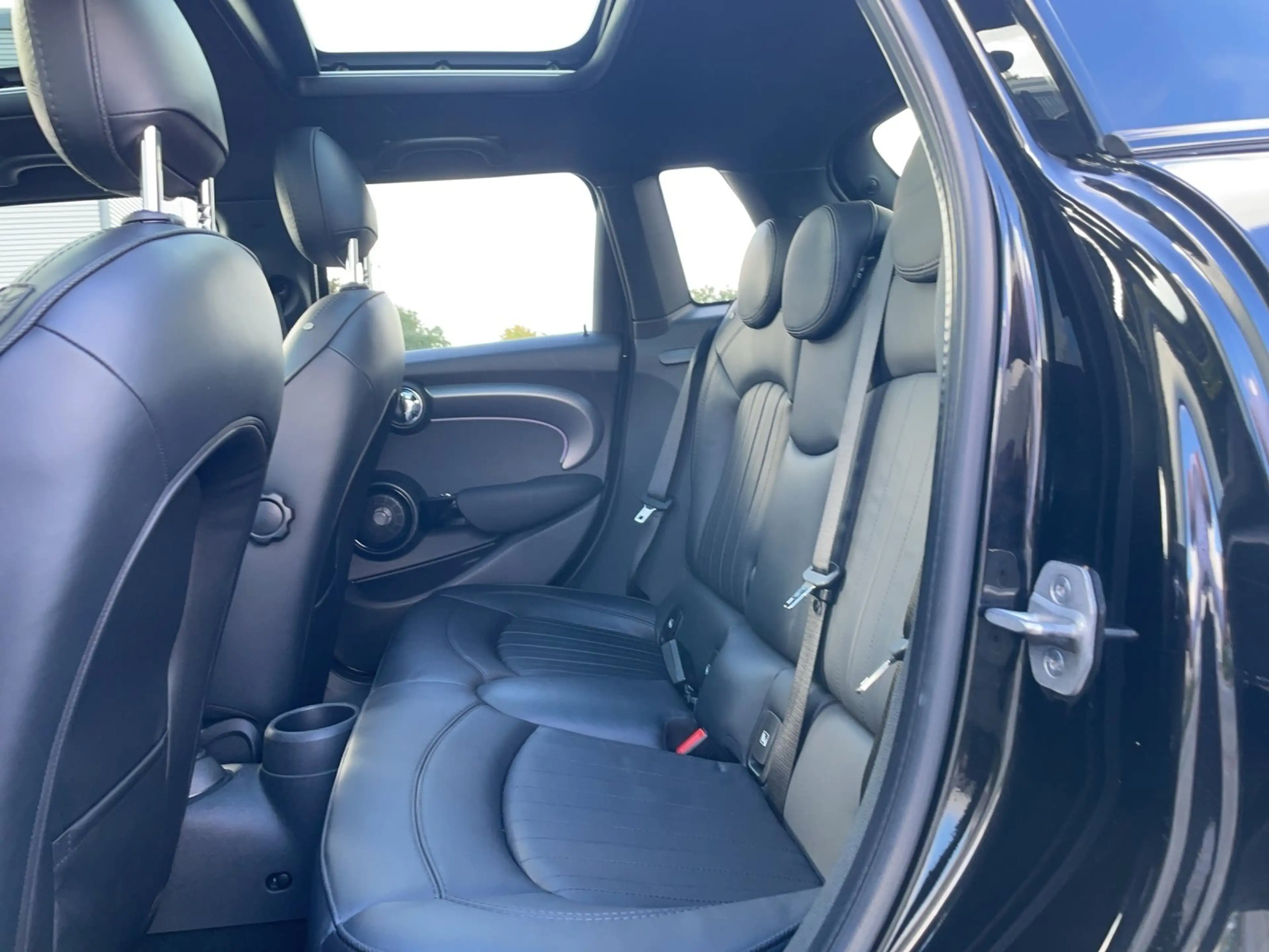 MINI Cooper S 5-Türer | JCW Trim | RFK | Pano.Dach | HK HiFi etc — photo 15