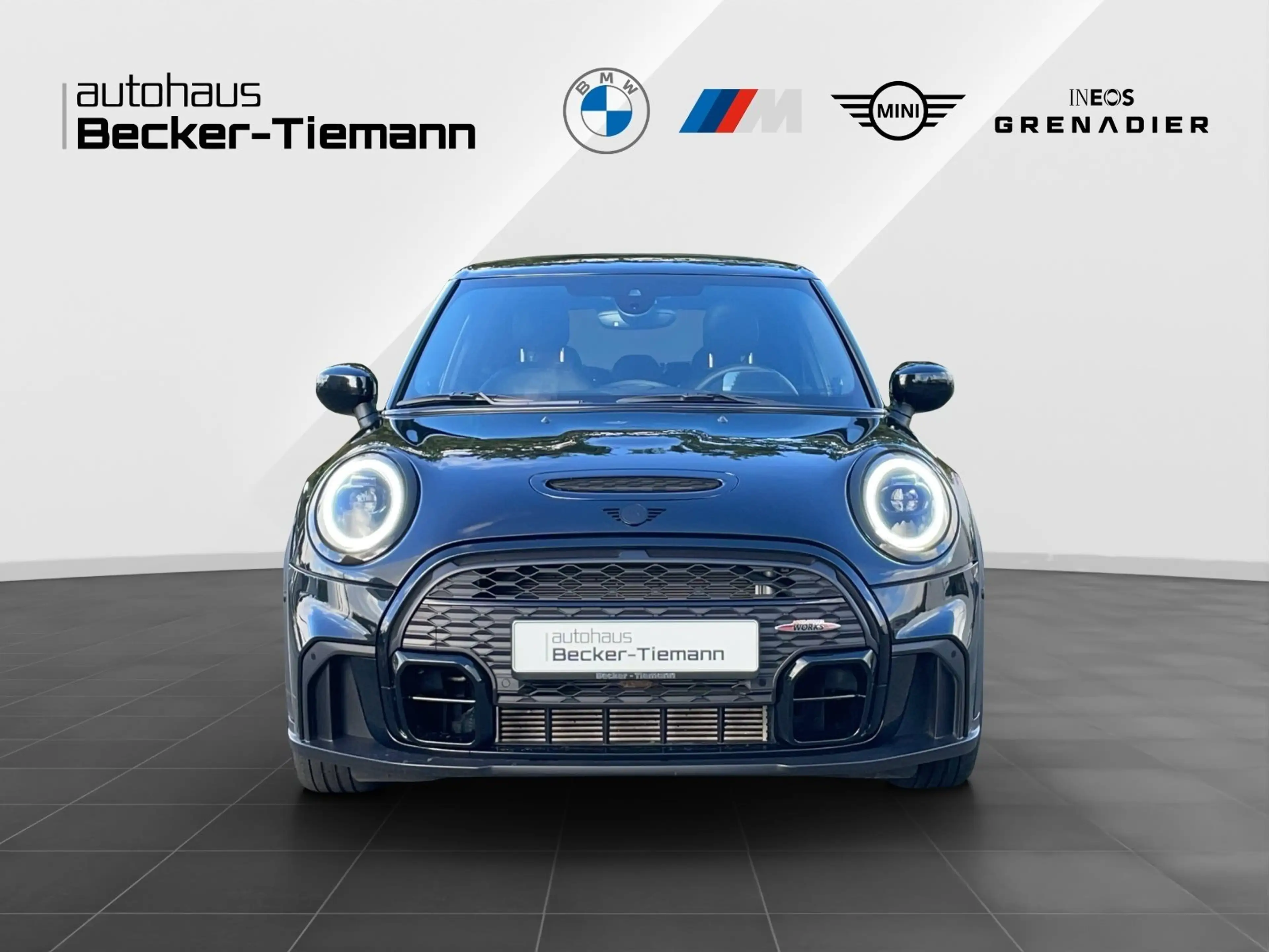 MINI Cooper S 5-Türer | JCW Trim | RFK | Pano.Dach | HK HiFi etc — photo 2