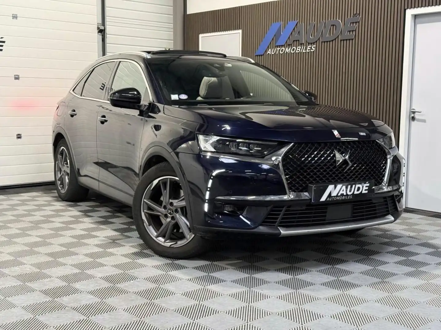 DS Automobiles DS 7 Crossback E-Tense 300 CH 4x4 Executive Rivoli Blau - 1