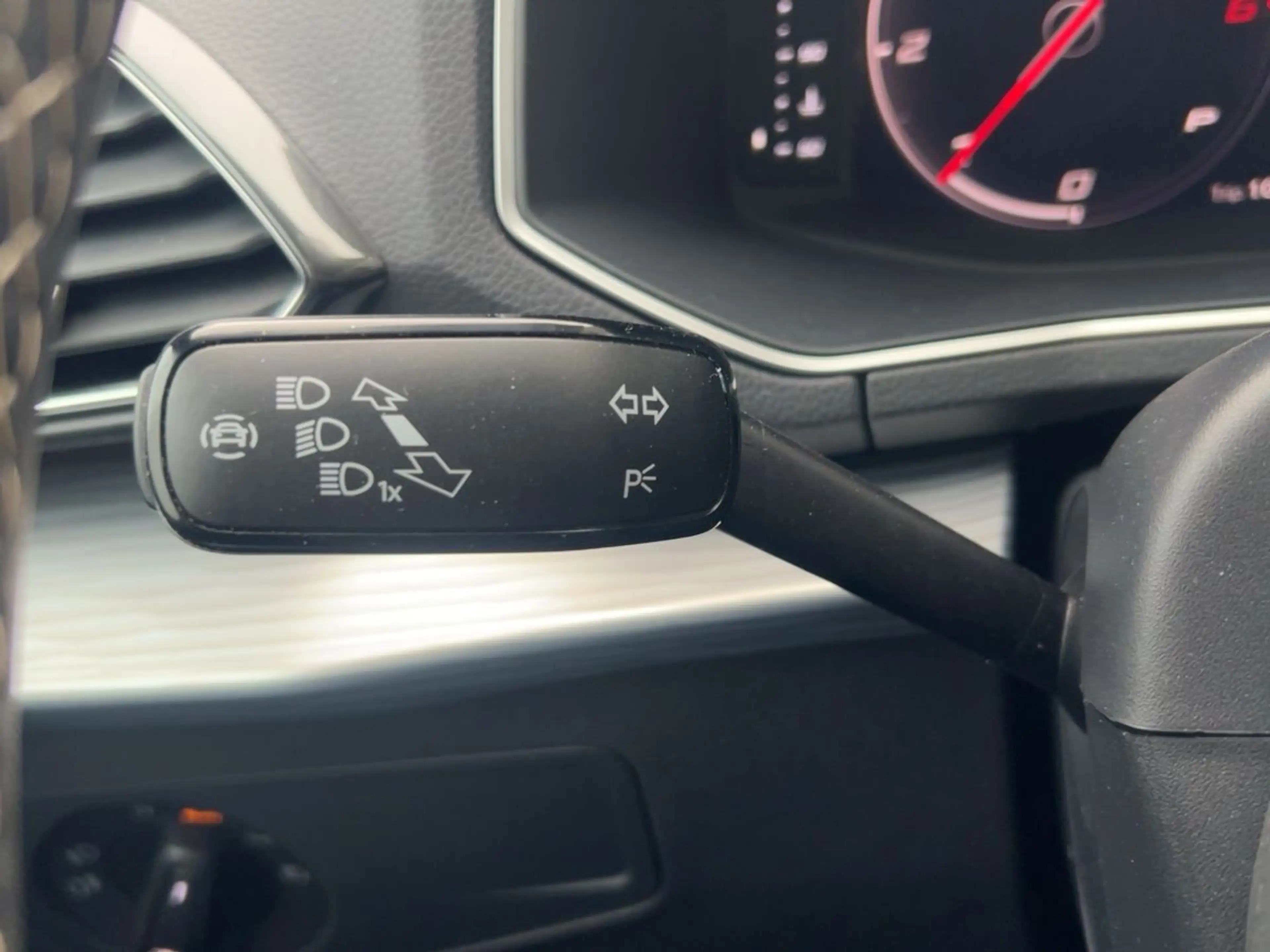 SEAT Tarraco 2.0 TDI Xperience 4Drive DSG AHK Beats N — photo 14