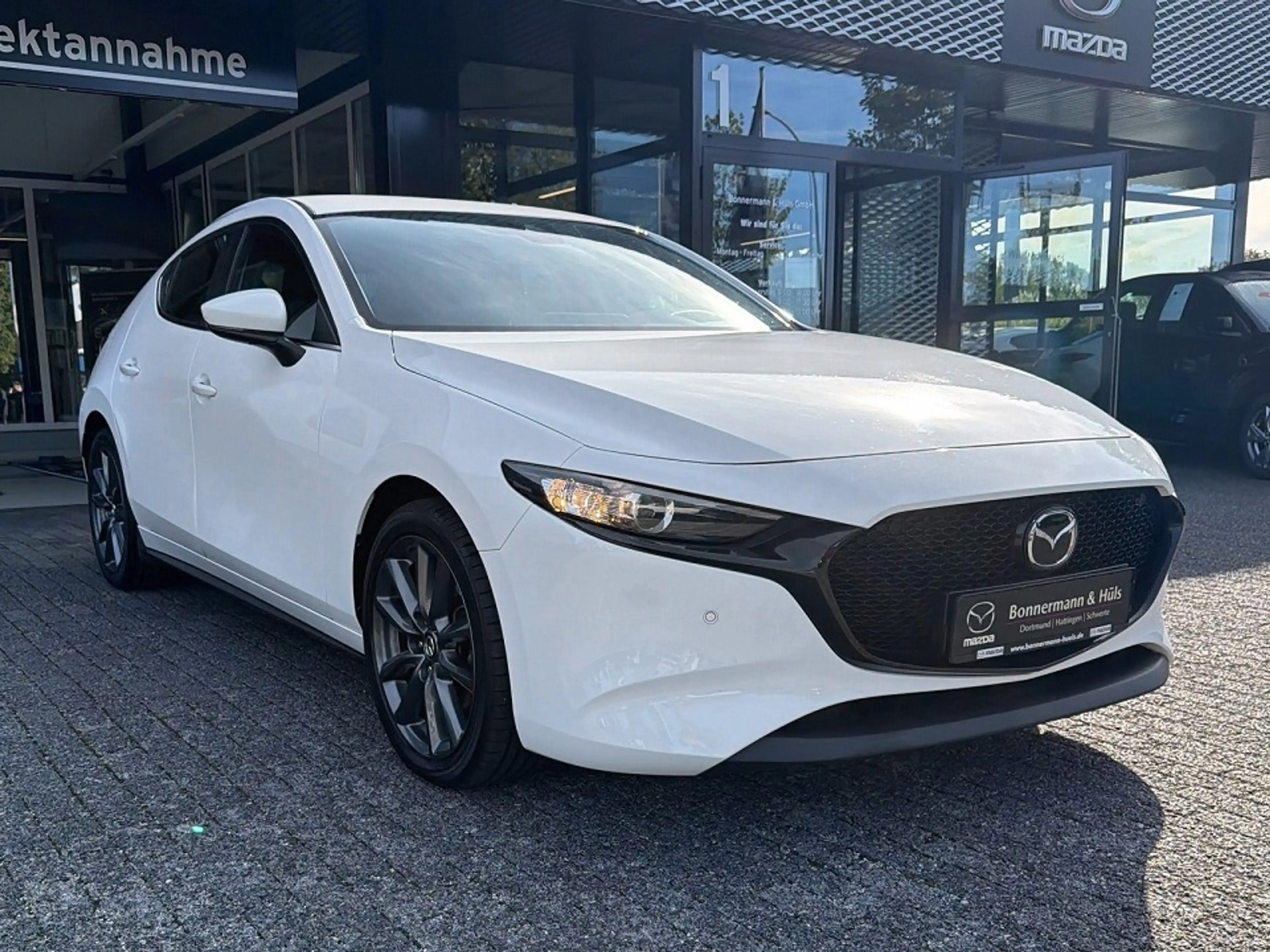 Mazda 3 2.0 M Hybrid Selection A18 — photo 4