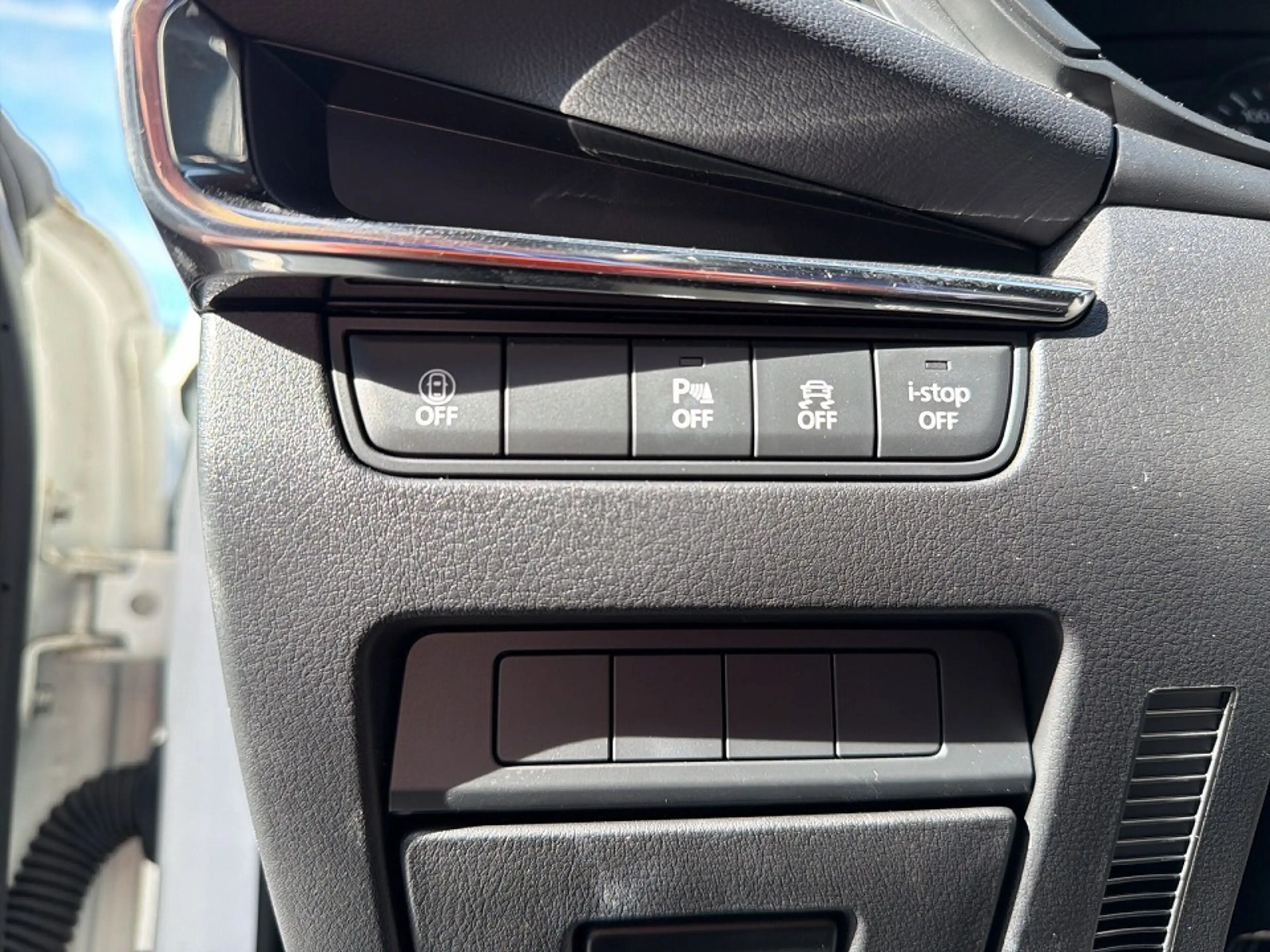 Mazda 3 2.0 M Hybrid Selection A18 — photo 14