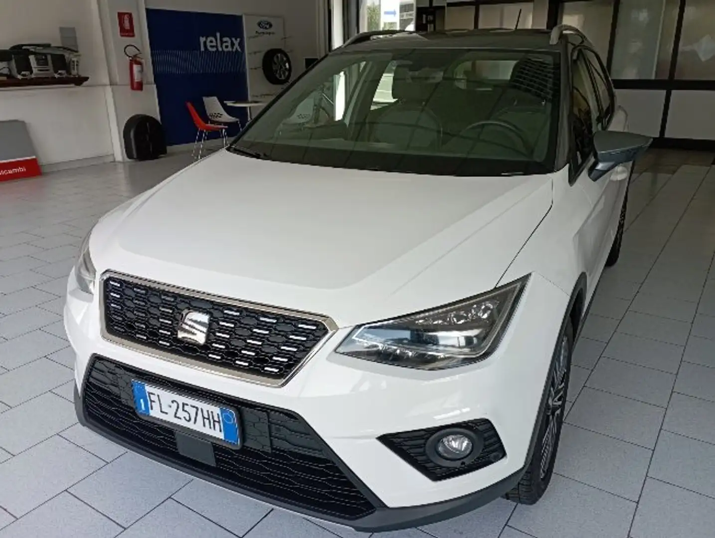 SEAT Arona Arona 1.0 ecotsi Xcellence 115cv-NEO PATENTATOn Weiß - 2