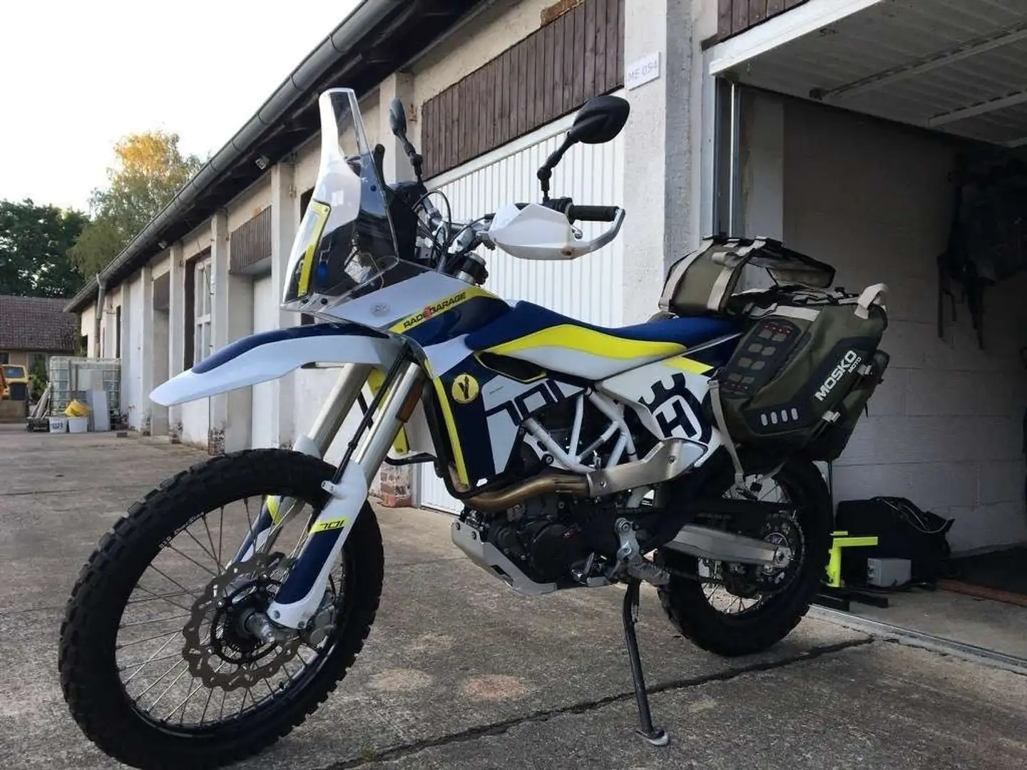 Husqvarna 701 Enduro Bianco - 1