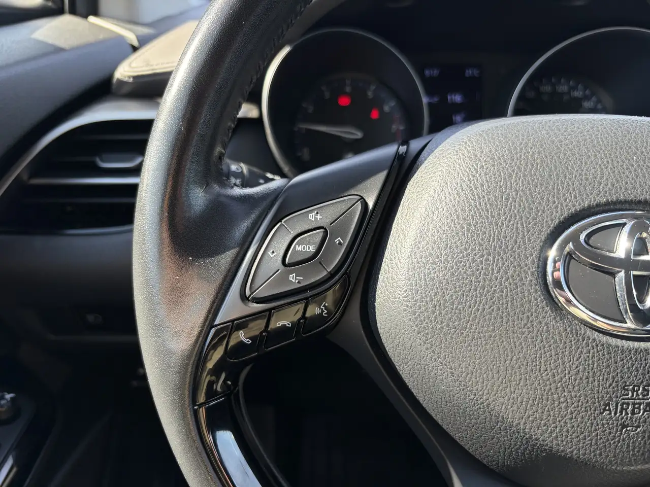 Toyota C-HR снимка Toyota C-HR