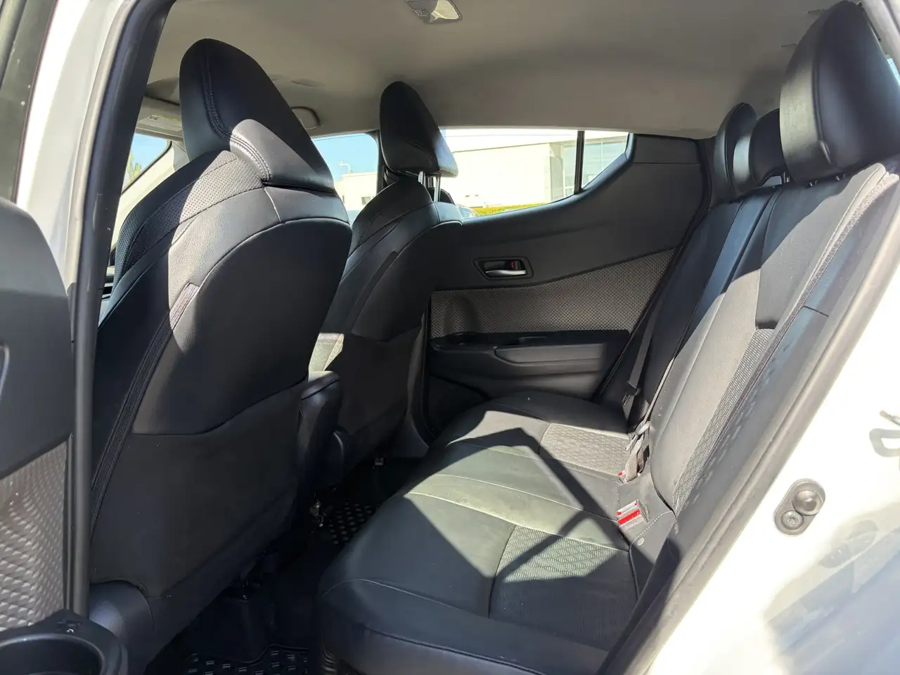 Toyota C-HR снимка Toyota C-HR