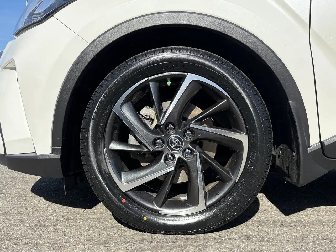 Toyota C-HR снимка Toyota C-HR