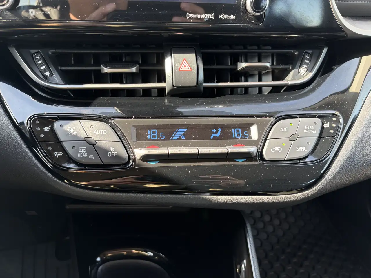 Toyota C-HR снимка Toyota C-HR