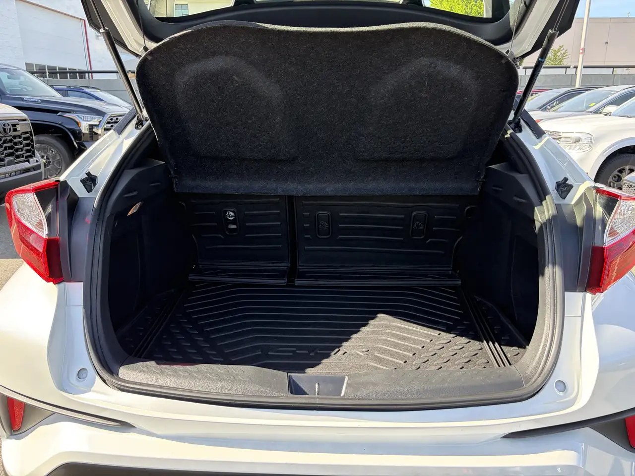 Toyota C-HR снимка Toyota C-HR