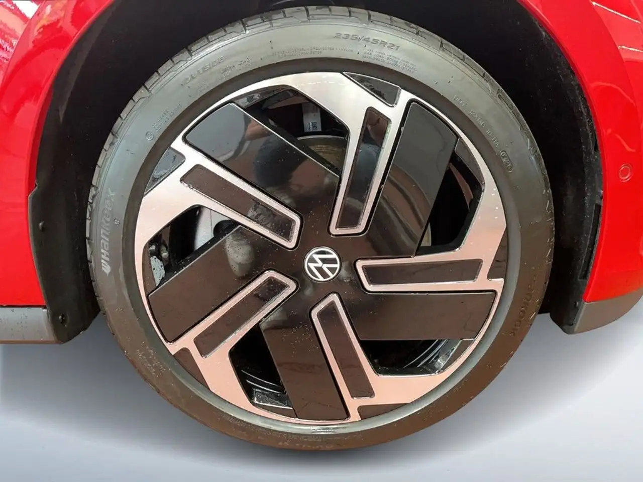 Volkswagen ID. Buzz GTX 4MOTION langer Radstand 13