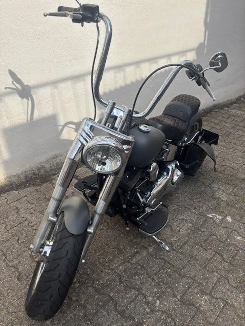 Harley-Davidson Fat Boy FLSTF Серый - 1