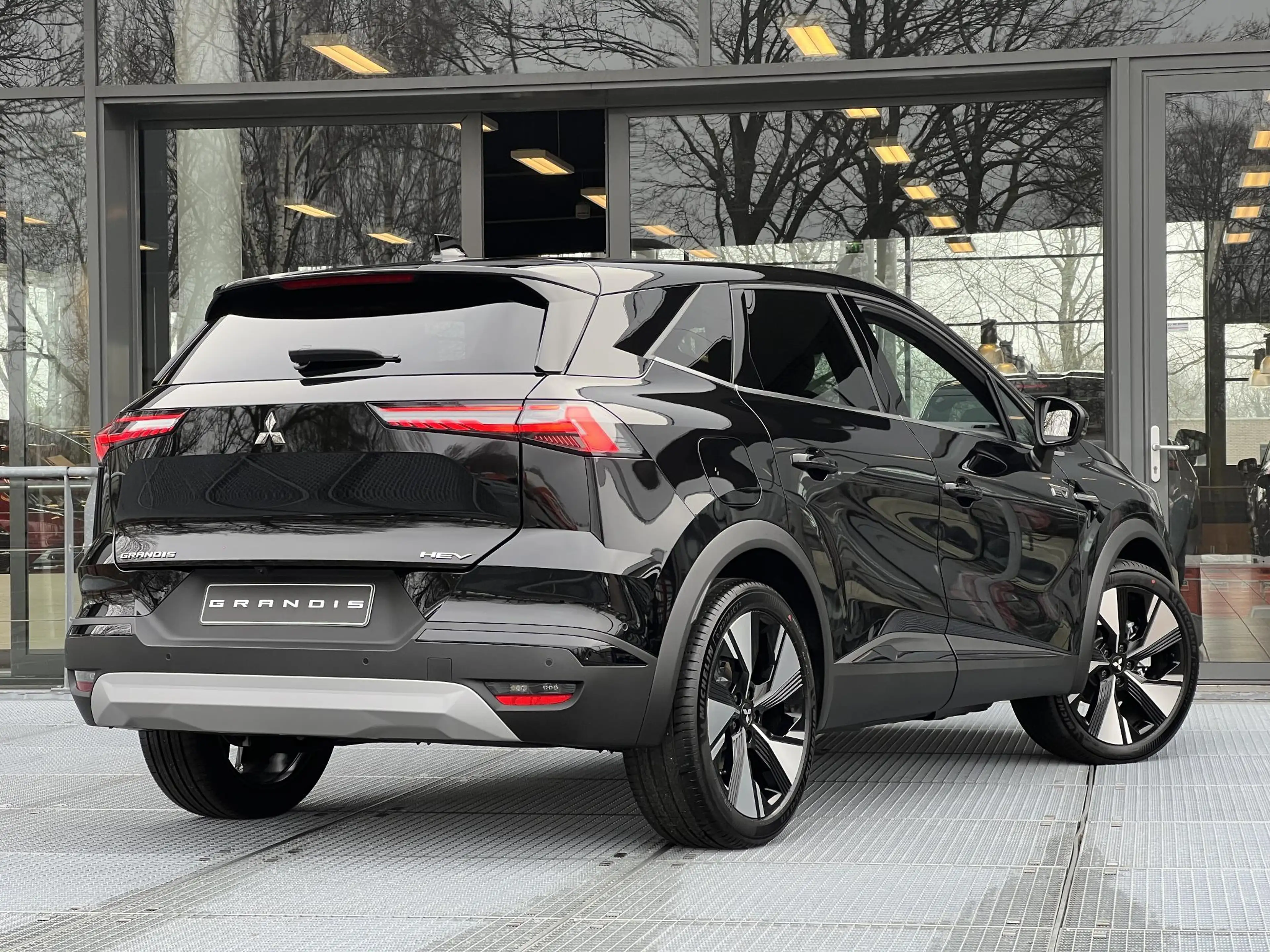 Mitsubishi Grandis 1.8 HEV First Edition | DIRECT UIT VOORRAAD LEVERB — photo 2