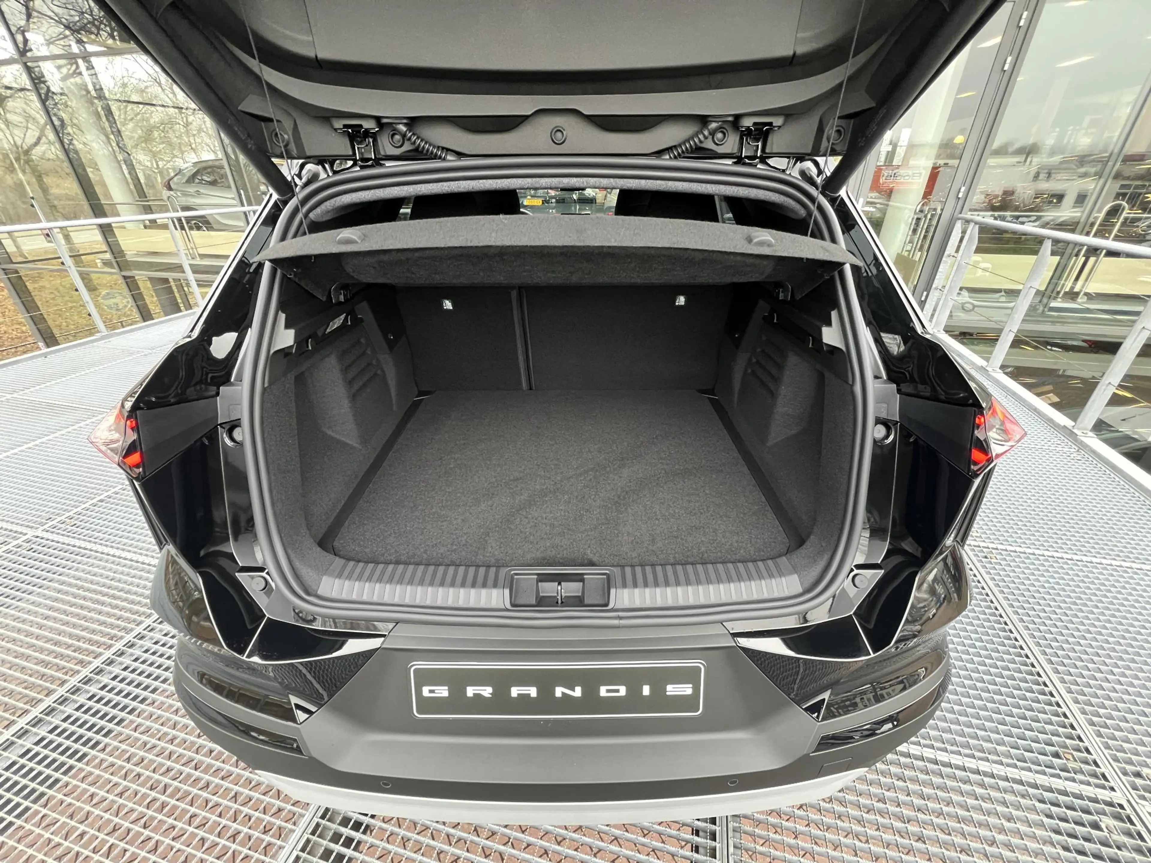 Mitsubishi Grandis 1.8 HEV First Edition | DIRECT UIT VOORRAAD LEVERB — photo 9