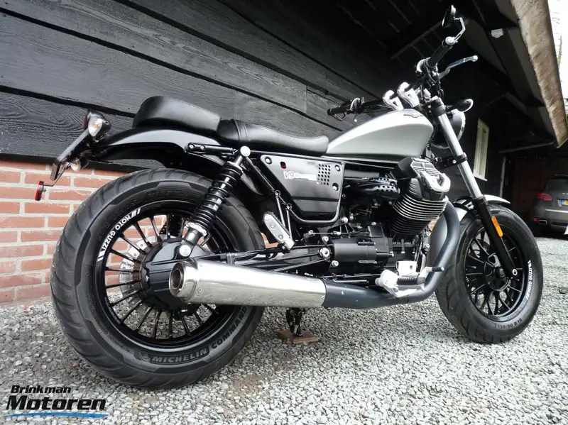 Moto Guzzi V 9 - foto 5