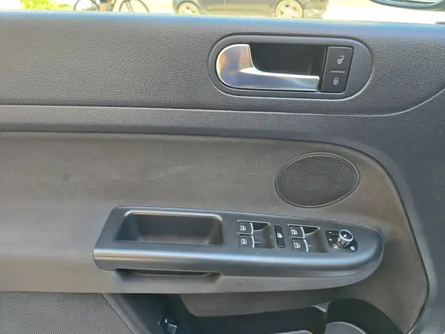 Volkswagen Golf Plus view 13