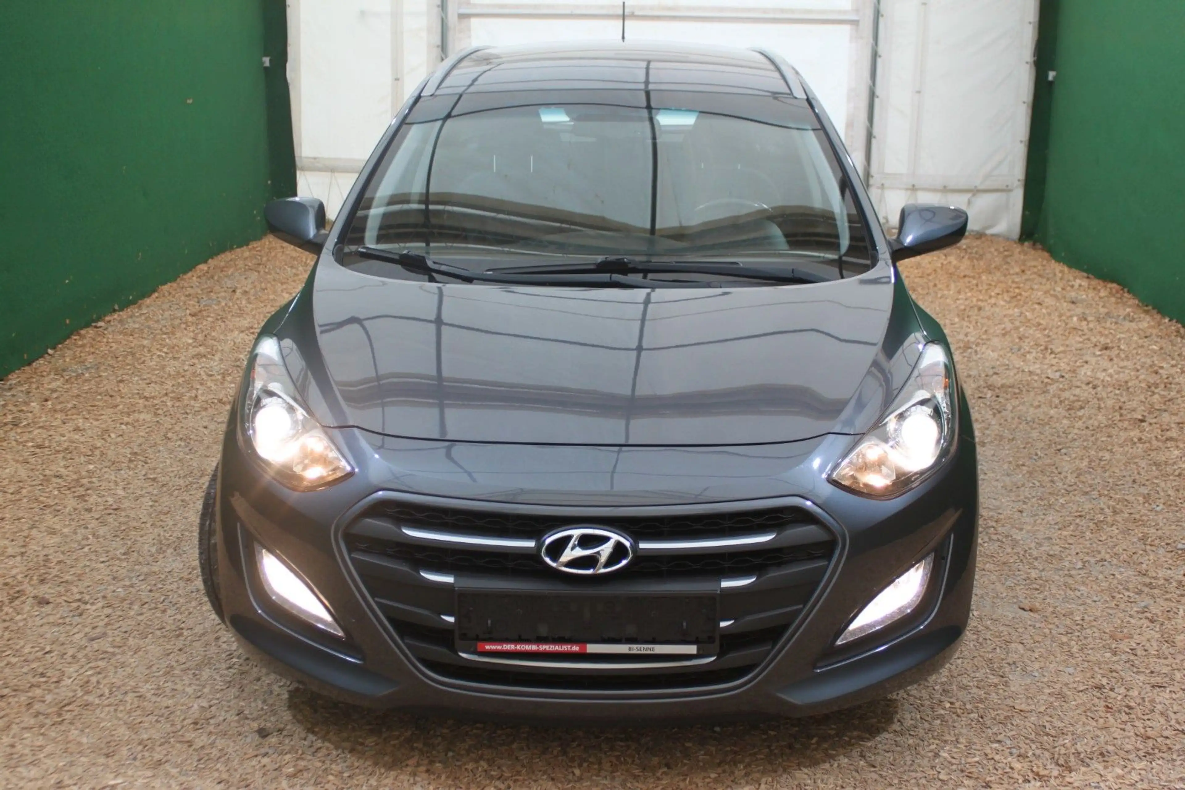 Hyundai i30 1.6/ Alu/ PDC/ Klimaautom./ Bluetooth — photo 8