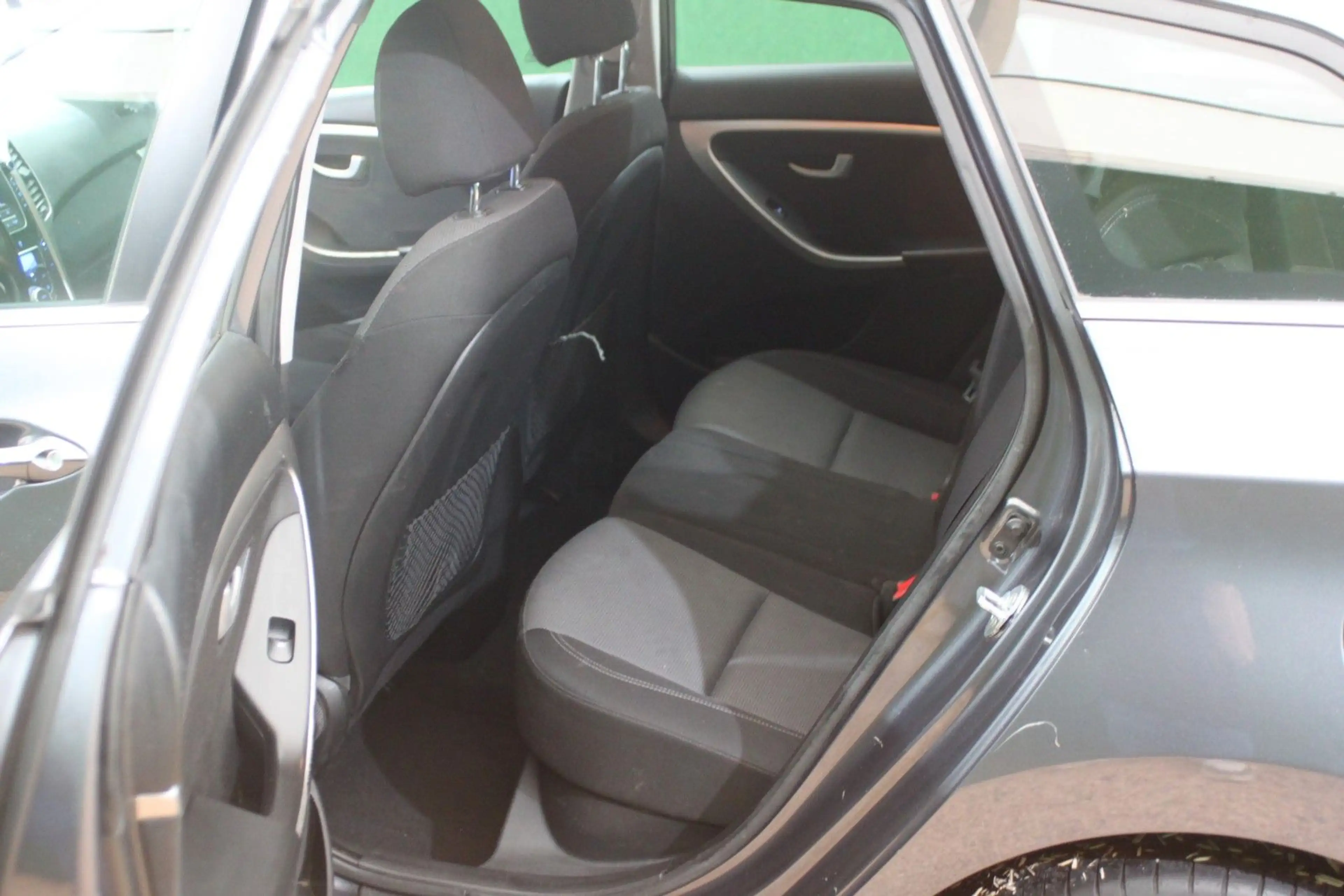 Hyundai i30 1.6/ Alu/ PDC/ Klimaautom./ Bluetooth — photo 10