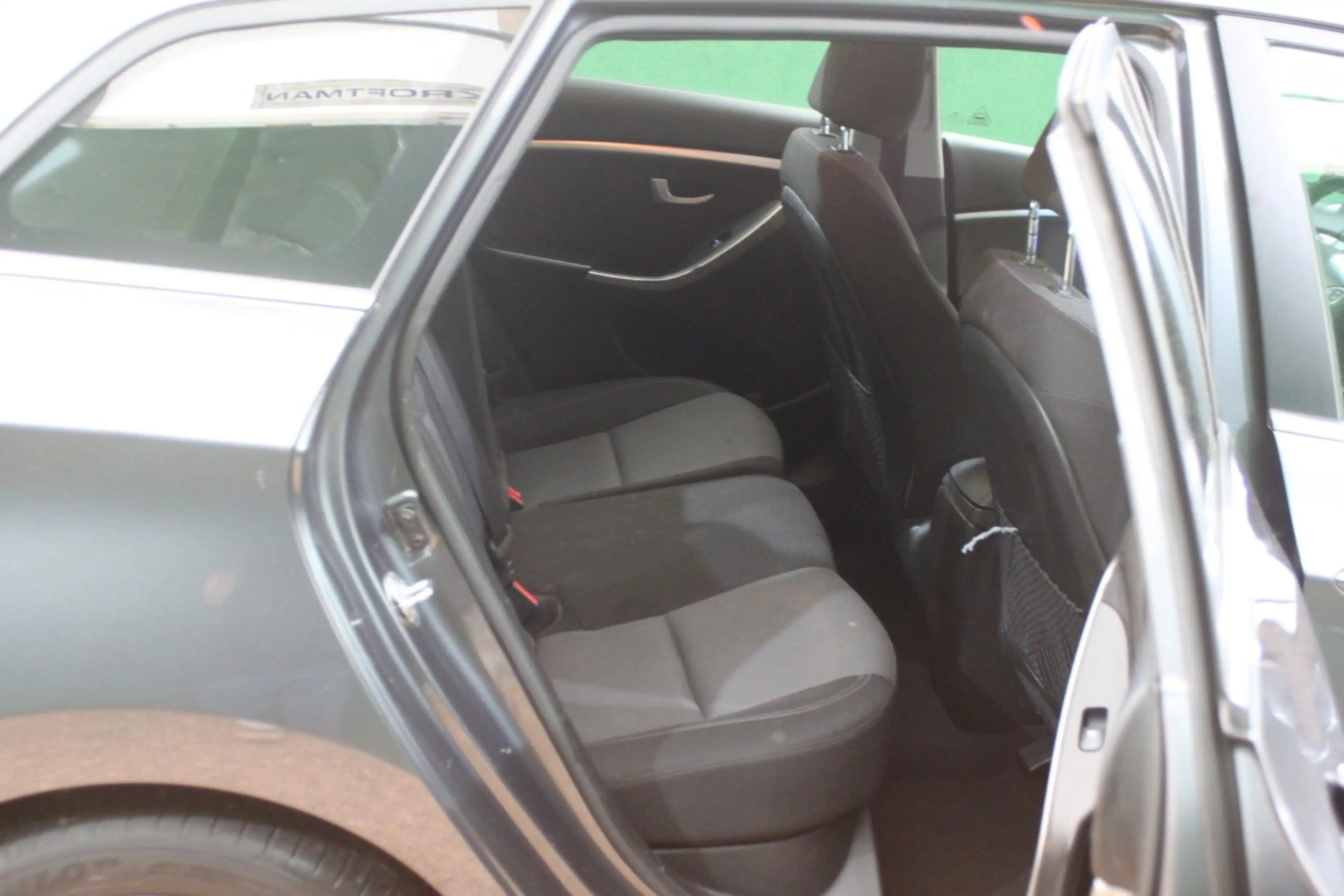 Hyundai i30 1.6/ Alu/ PDC/ Klimaautom./ Bluetooth — photo 11