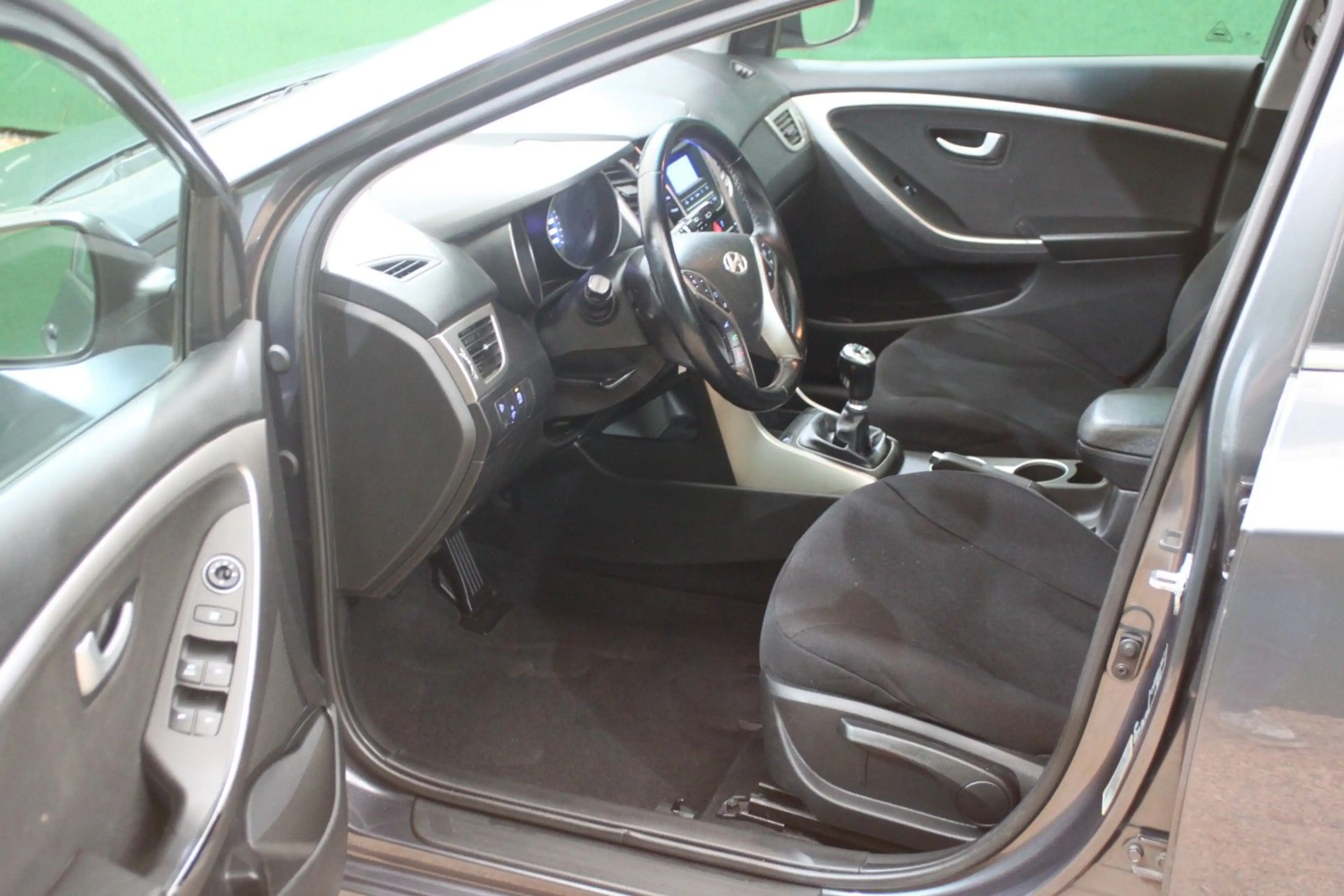 Hyundai i30 1.6/ Alu/ PDC/ Klimaautom./ Bluetooth — photo 14