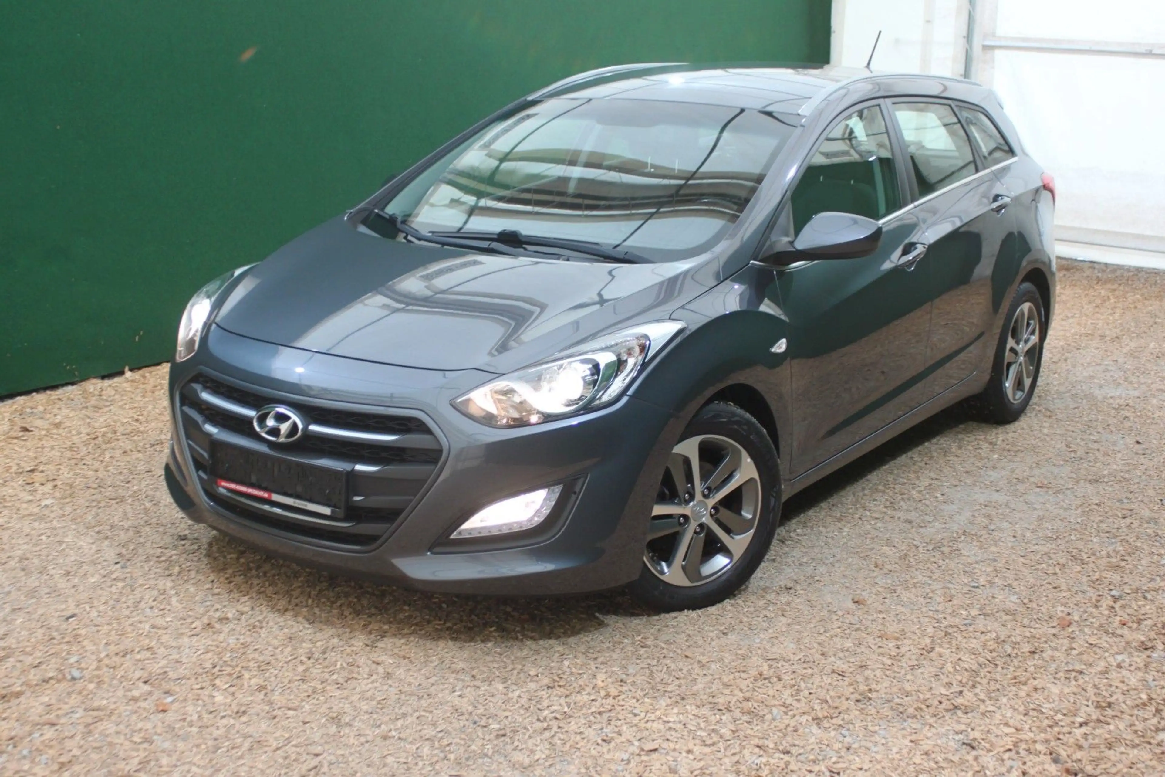Hyundai i30 1.6/ Alu/ PDC/ Klimaautom./ Bluetooth — photo 2