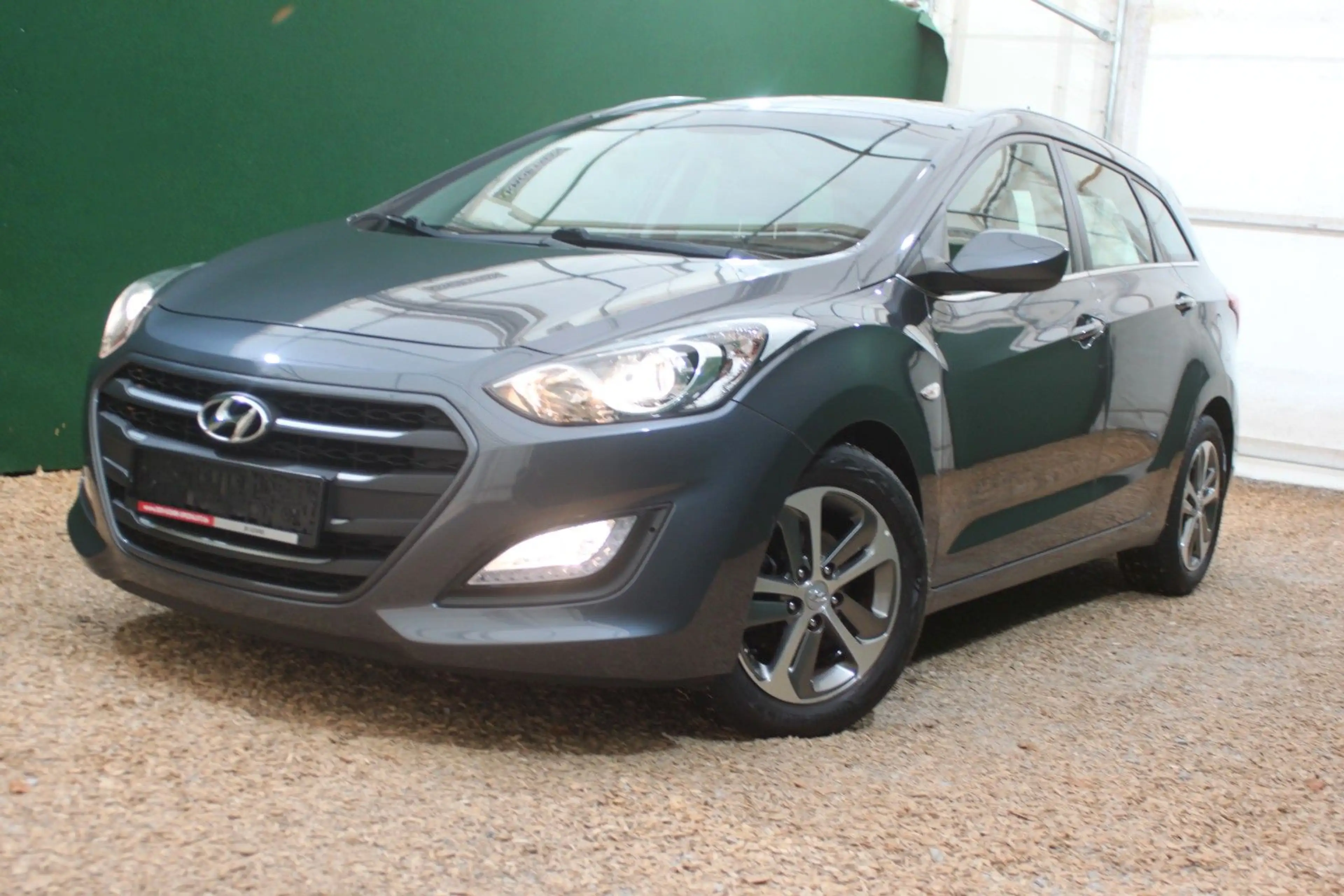 Hyundai i30 1.6/ Alu/ PDC/ Klimaautom./ Bluetooth — photo 3