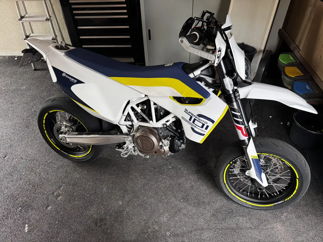 Husqvarna 701 Supermoto