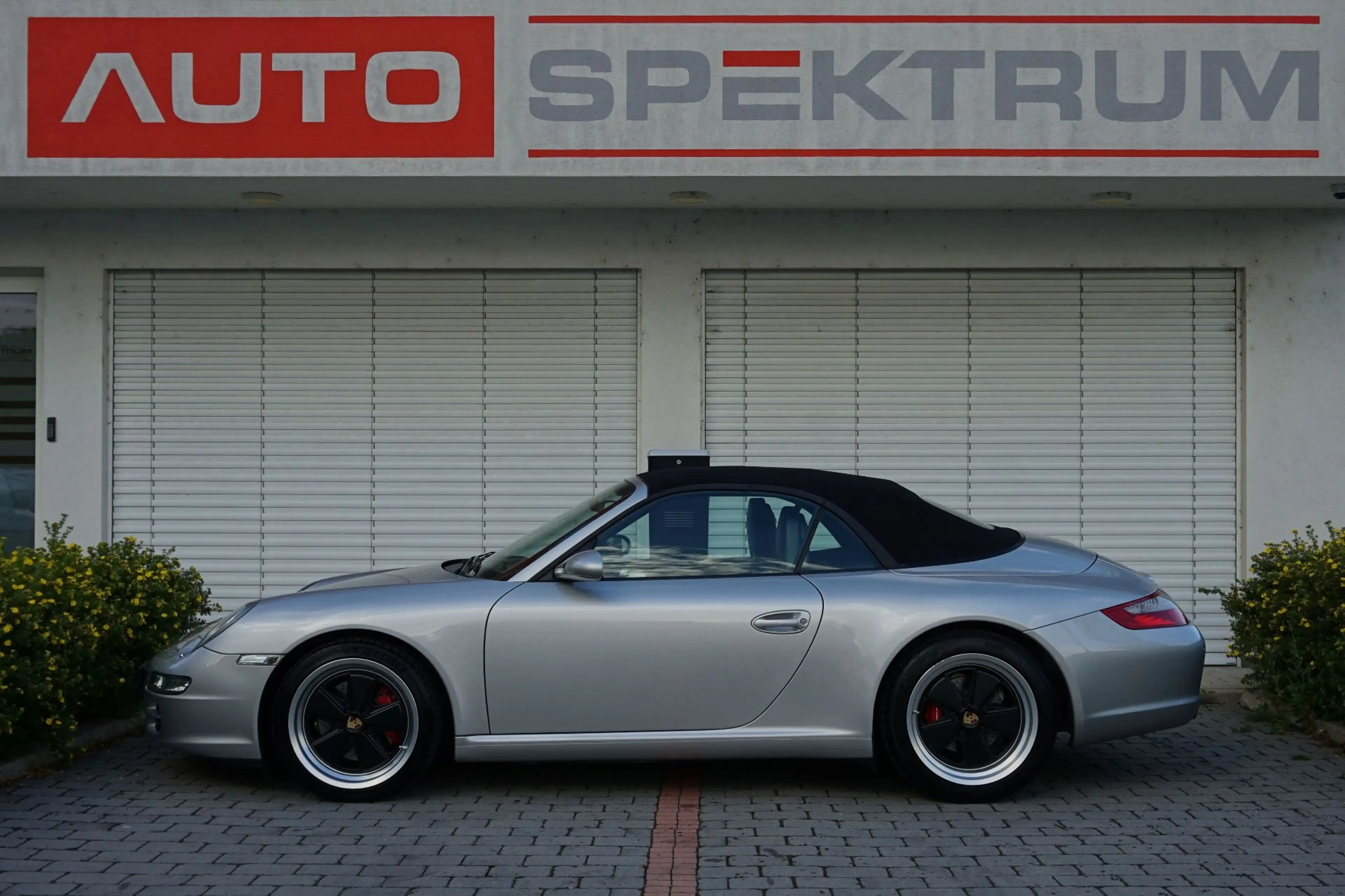 Porsche 911 Carrera Cabrio | € 431 mtl | PCCM | PASM | — photo 2