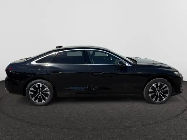 Audi A6 view 7