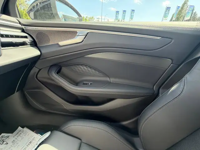 Audi A6 view 14