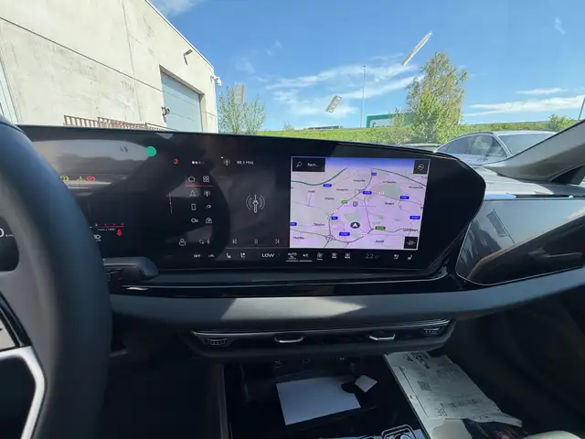 Audi A6 view 11