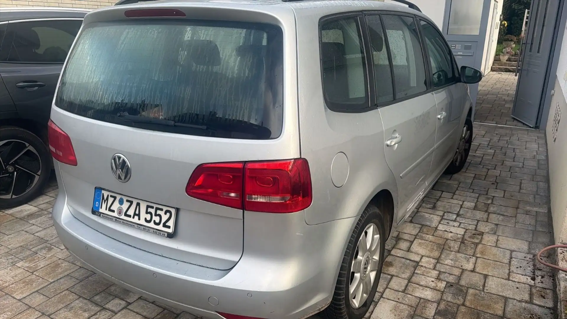 Volkswagen Touran Comfortline-AUTOMATIK-TÜV09/26 Argent - 2
