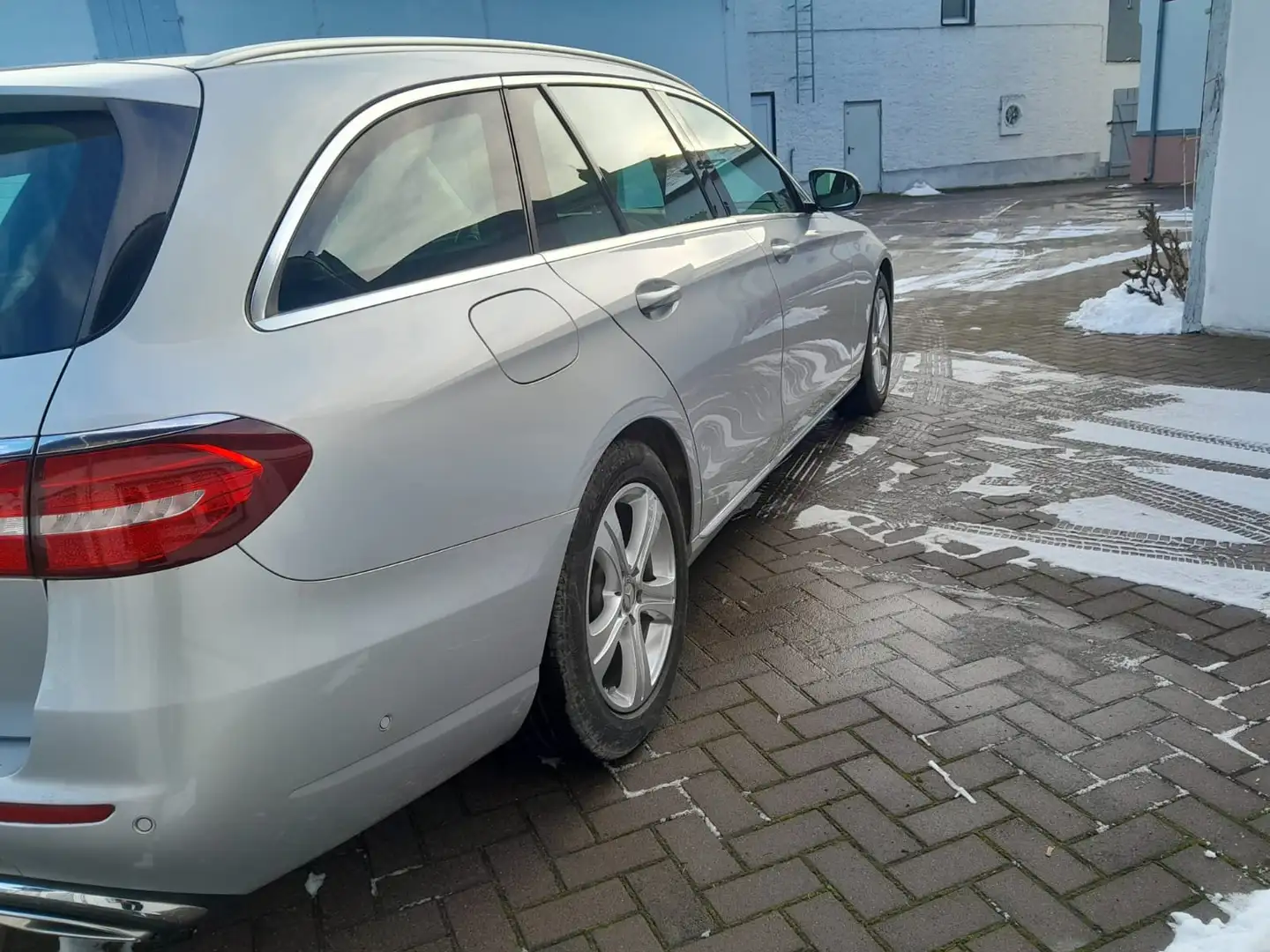 Mercedes-Benz E 250 E 250 (213.245) Silber - 2