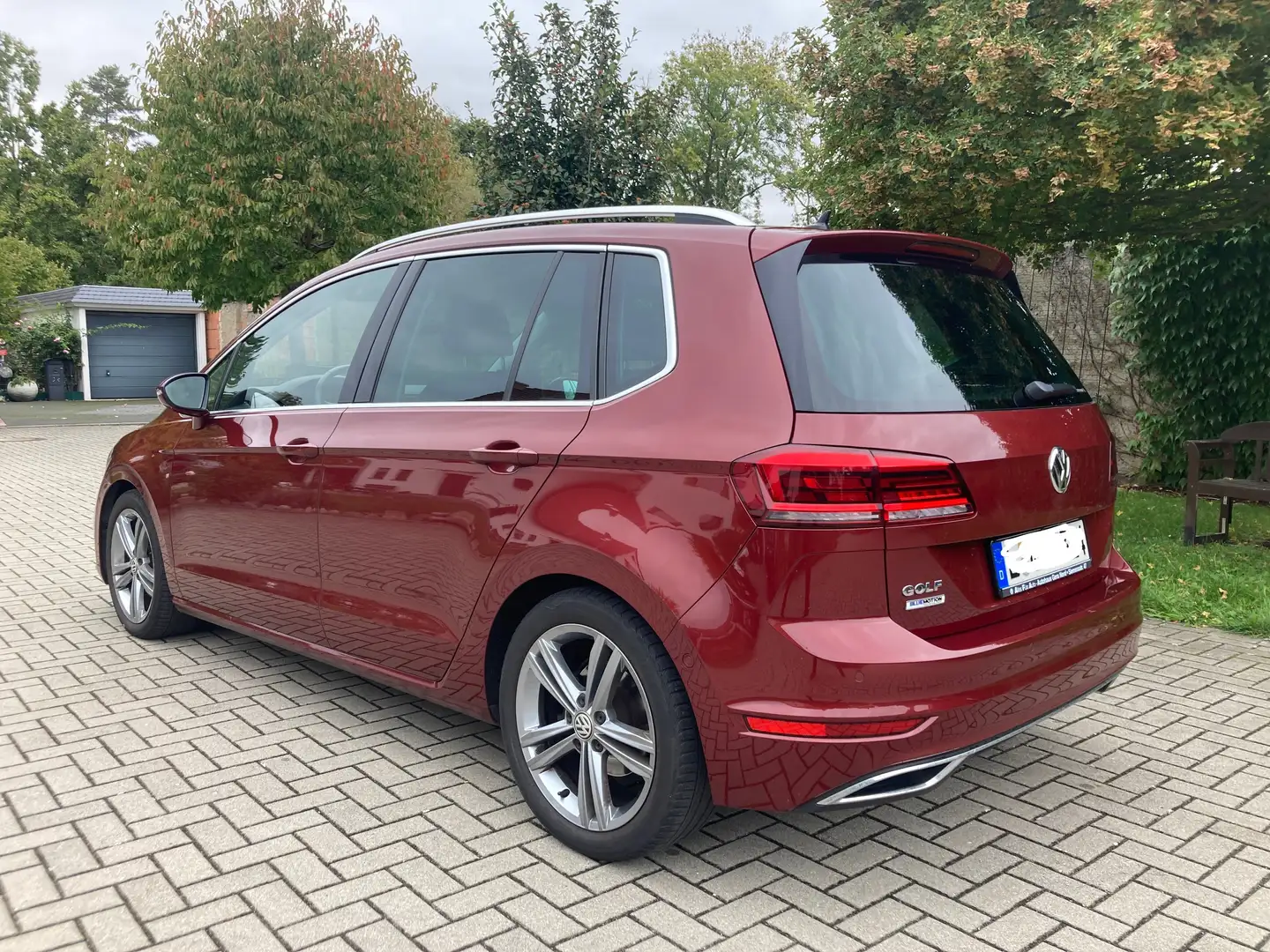 Volkswagen Golf Sportsvan Golf Sportsvan 1.5 TSI ACT DSGHighline Rot - 1