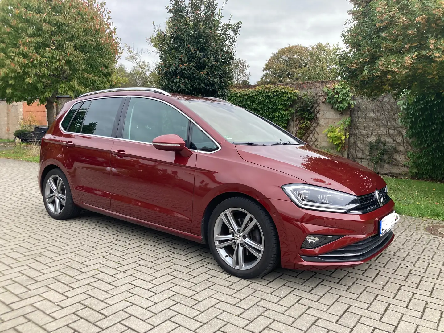 Volkswagen Golf Sportsvan Golf Sportsvan 1.5 TSI ACT DSGHighline Rot - 2