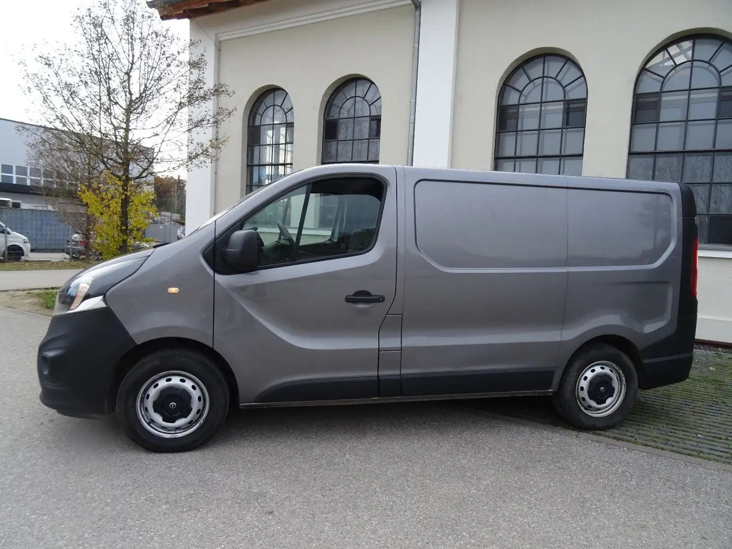 Opel Vivaro B Kasten/Kombi L1H1  2,7t-2.Hand-Euro6 Gris - 2