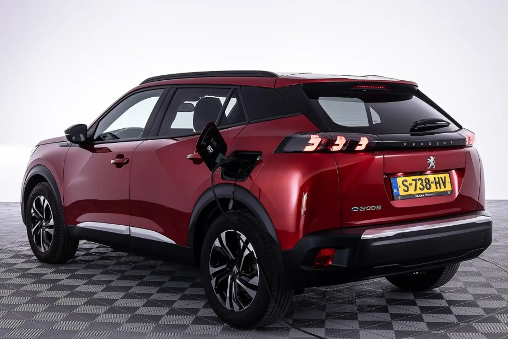 Peugeot e-2008 EV Allure Pack 50 kWh | Trekhaak ✅ 1e eigenaar 202 Rood - 2